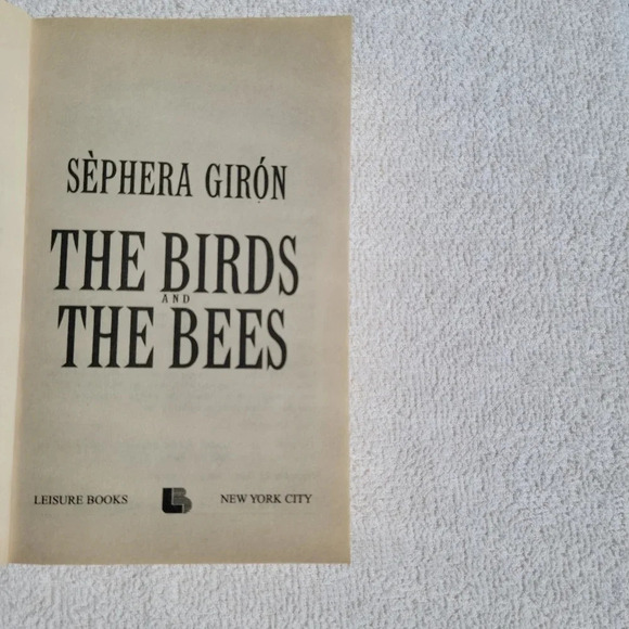 The Birds and the Bees Paperback OOP signed - Picture 5 of 7